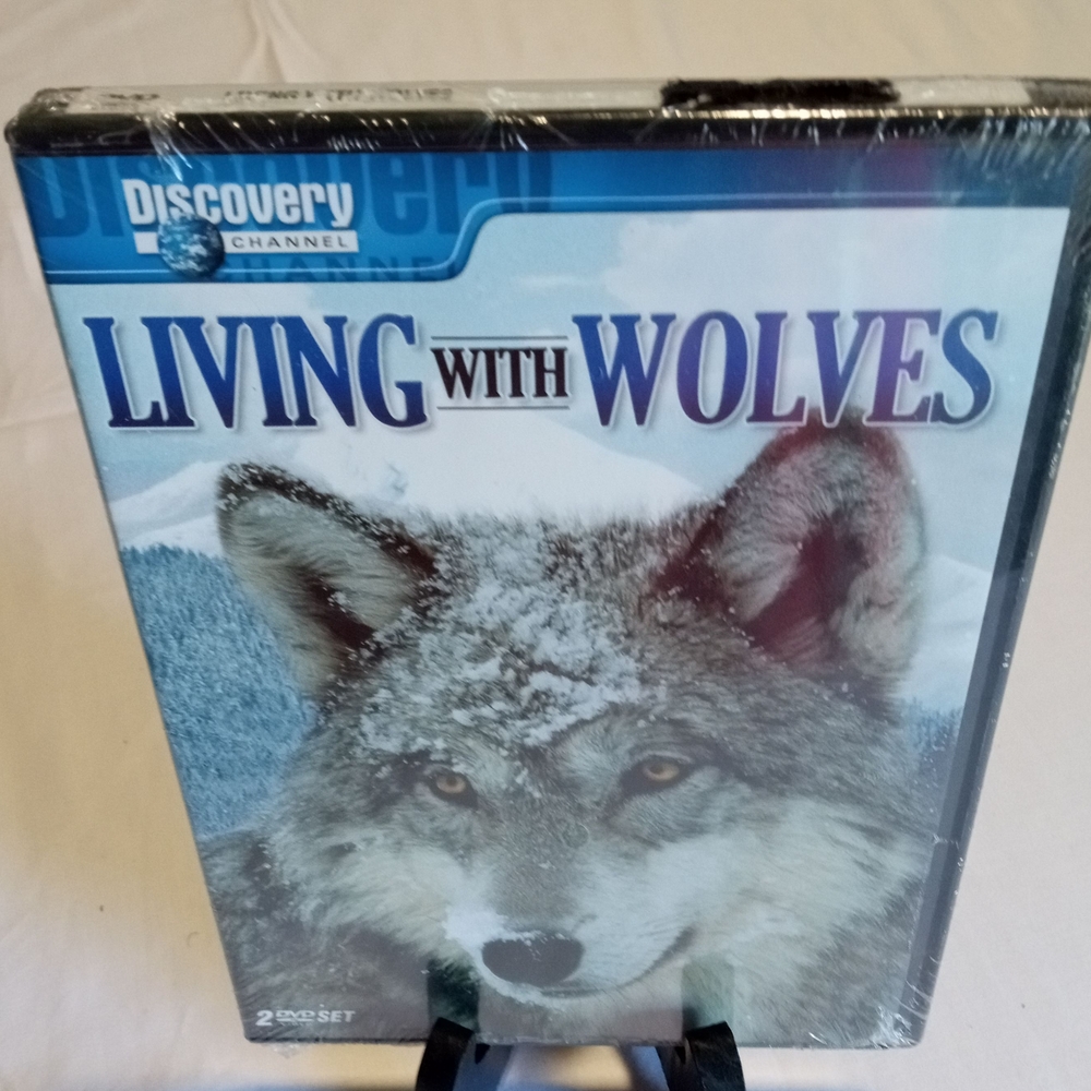 Discovery Blue and White DVD Living with Wolves